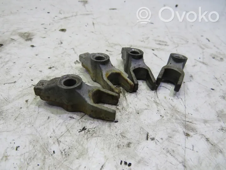 Opel Zafira A Fuel Injector clamp holder 