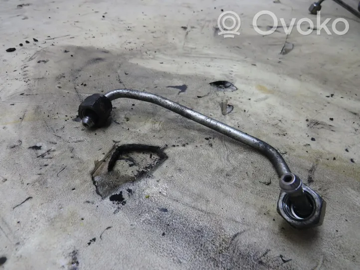 Opel Zafira C Fuel line pipe 