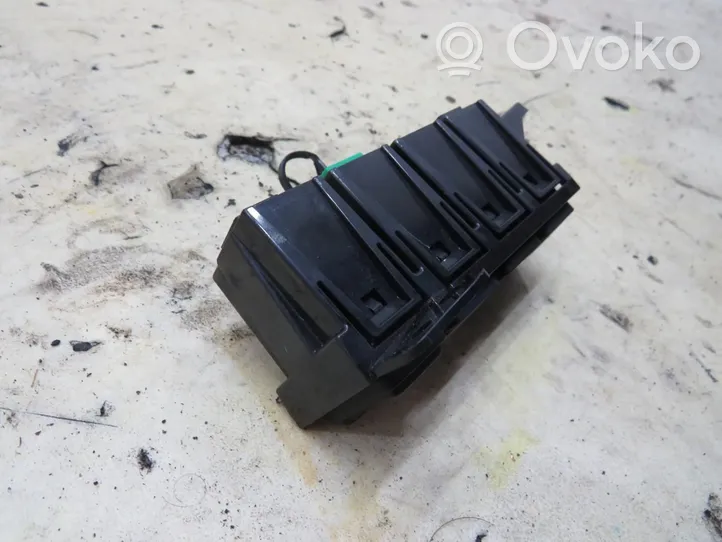 Nissan X-Trail T32 Passenger airbag on/off switch 