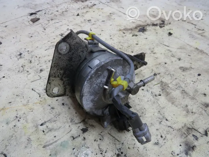 Toyota Avensis T270 Filtre à carburant 23300-53030