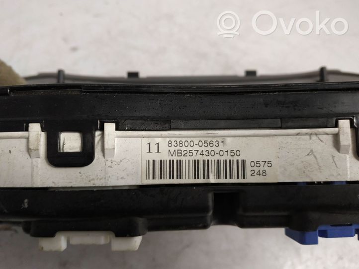 Toyota Avensis T250 Compteur de vitesse tableau de bord 8380005631