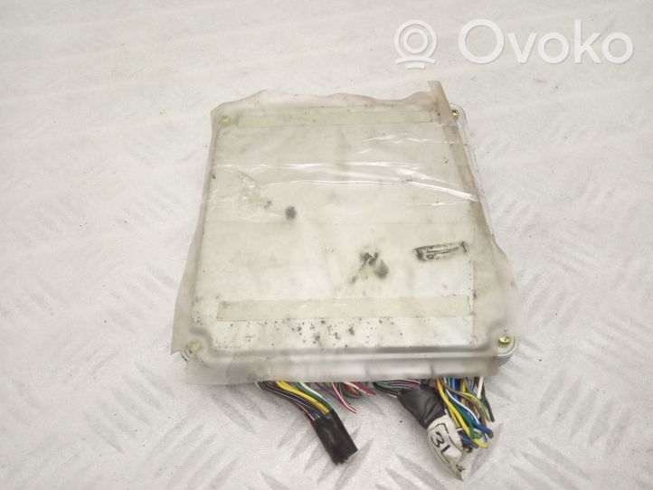 Toyota Corolla E120 E130 Sterownik / Moduł ECU 8966102B80