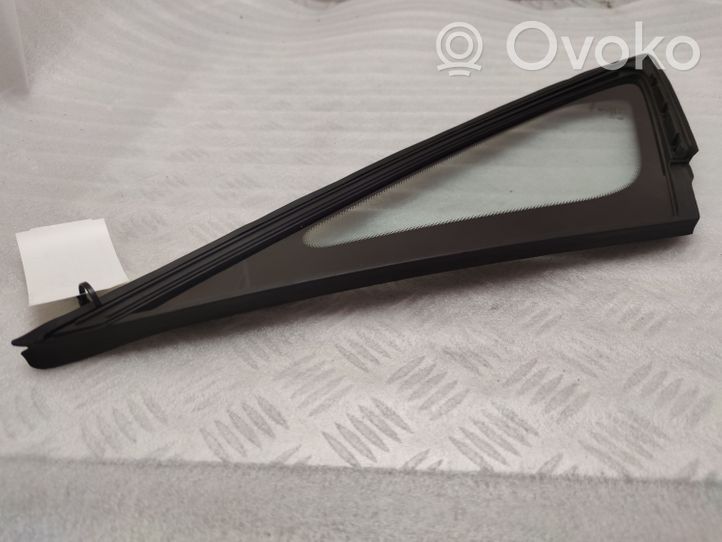 BMW 2 F46 Fenêtre triangulaire avant / vitre 2579130