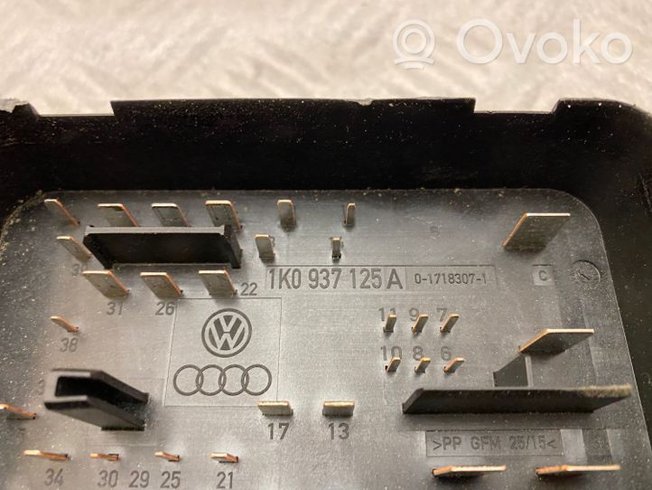 Audi A3 S3 8P Comfort/convenience module 1K0937125A