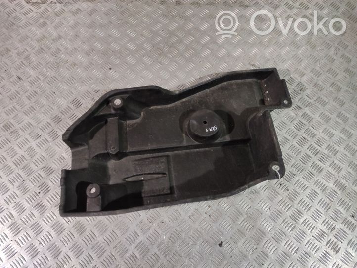 Lexus NX Osłona środkowa podwozia 5816578010