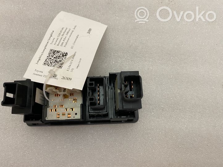 Toyota Avensis T250 A set of switches 183575