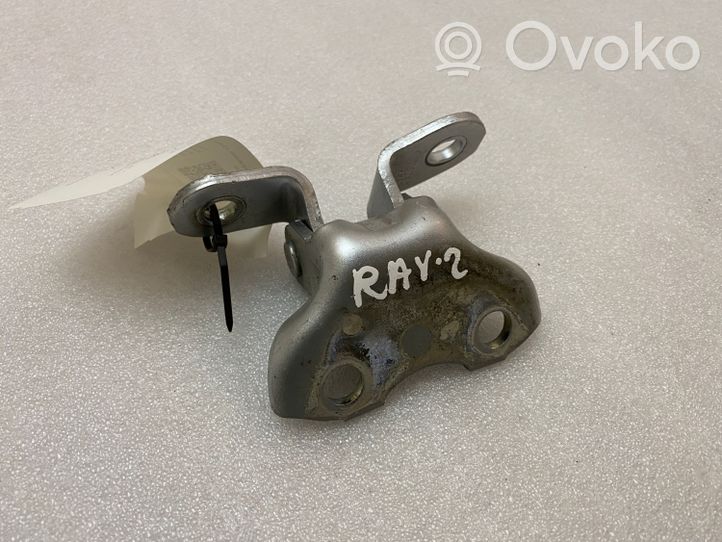 Toyota RAV 4 (XA40) Front door lower hinge 