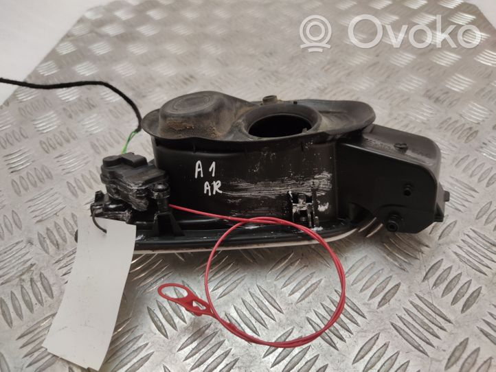 Audi A1 Sportello del serbatoio del carburante 82A809906