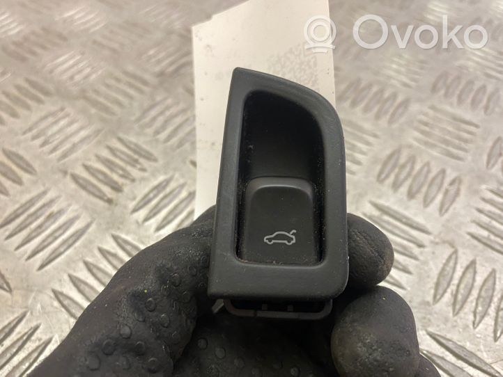 Audi A5 8T 8F Przełącznik / Przycisk otwierania klapy bagażnika 8T2959830