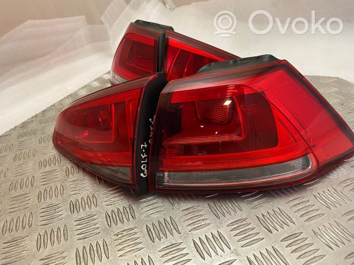 Volkswagen Golf VII Lampy tylne / Komplet 5G0945095M