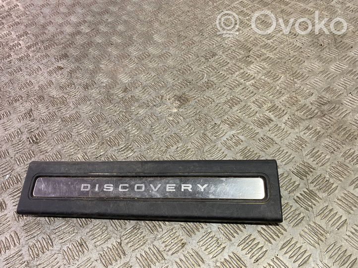 Land Rover Discovery 5 Front sill trim cover HY3213201BB8