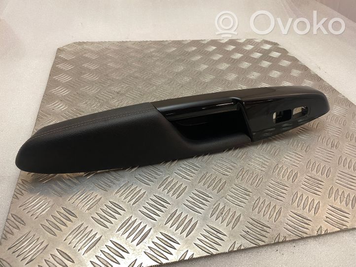 KIA Sportage Rivestimento pulsantiera finestrino della portiera posteriore 83720F1010