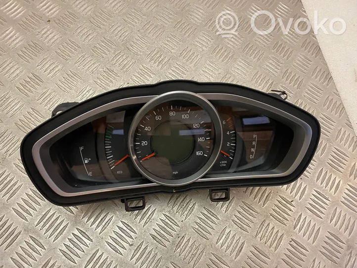 Volvo V40 Cross country Speedometer (instrument cluster) 31394174