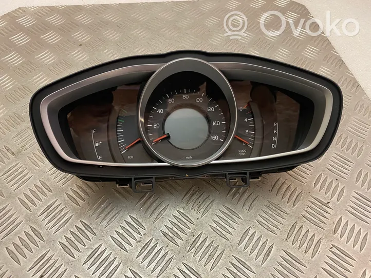 Volvo V40 Cross country Speedometer (instrument cluster) 31394174