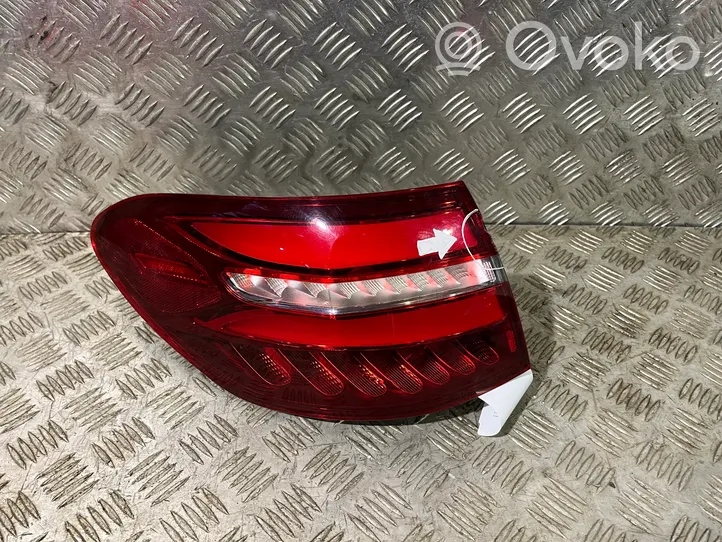 Mercedes-Benz GLC X253 C253 Lampa tylna A2539060900