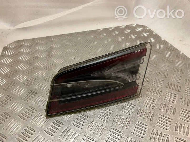 Tesla Model S Luci posteriori del portellone del bagagliaio 600592400E