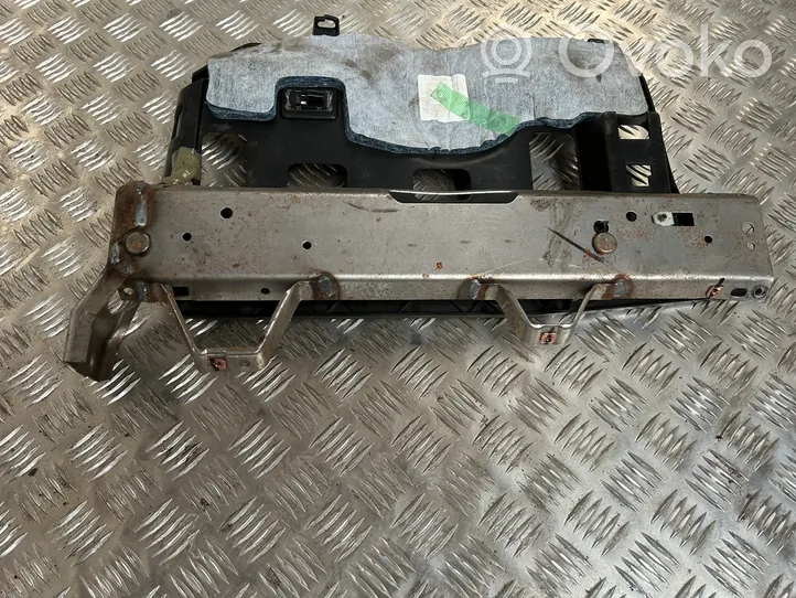 Tesla Model S Element deski rozdzielczej / dół 600771600C