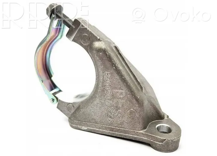 Renault Master III Staffa del cuscinetto di supporto dell’albero di trasmissione 8200904226