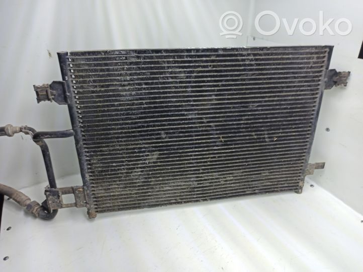 Volkswagen PASSAT B5 Radiatore di raffreddamento A/C (condensatore) 