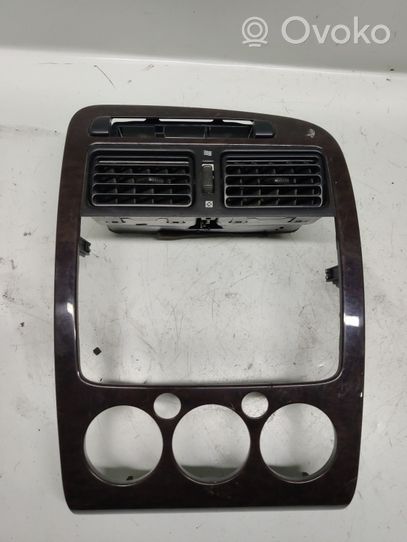 Toyota Avensis T220 Center console 