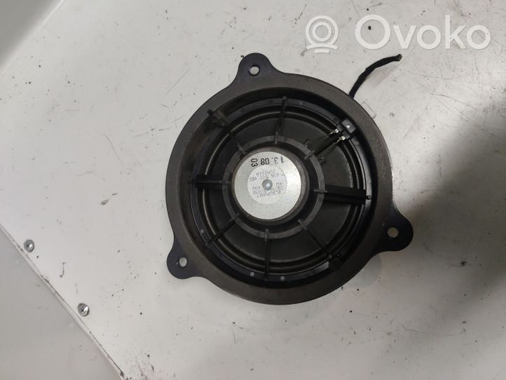 Nissan Qashqai+2 Enceinte de porte arrière 606500485