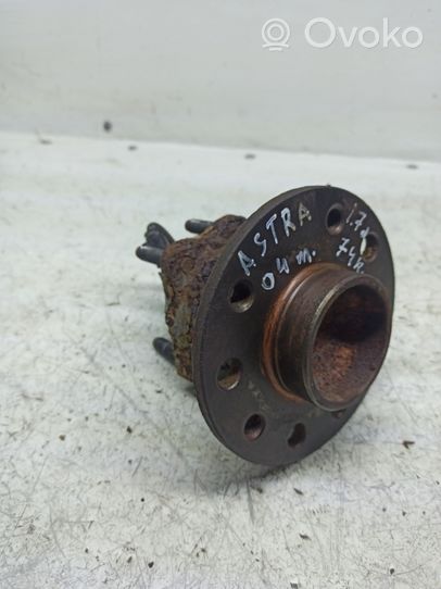 Opel Astra H Rear wheel bearing hub 