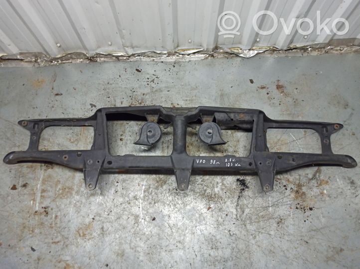 Volvo S70  V70  V70 XC Staffa del pannello di supporto del radiatore parte superiore 