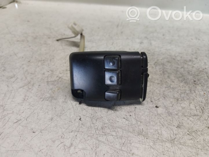 Toyota Avensis T220 Interruttore/pulsante di controllo multifunzione 8623020010