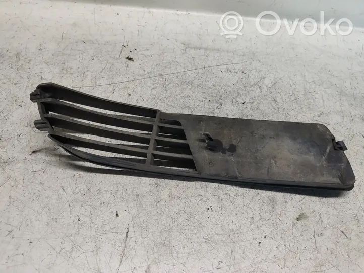 Audi A4 S4 B5 8D Mascherina/griglia fendinebbia anteriore 