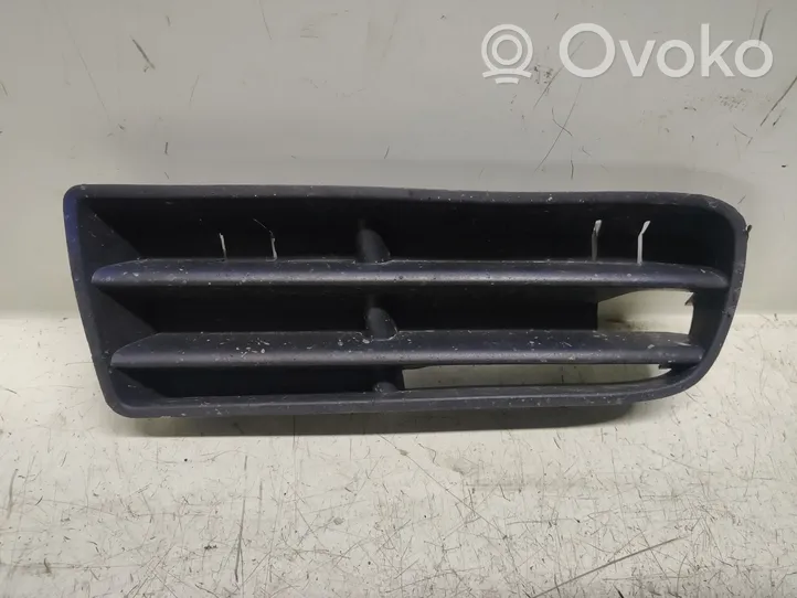 Volkswagen Golf IV Front fog light trim/grill 
