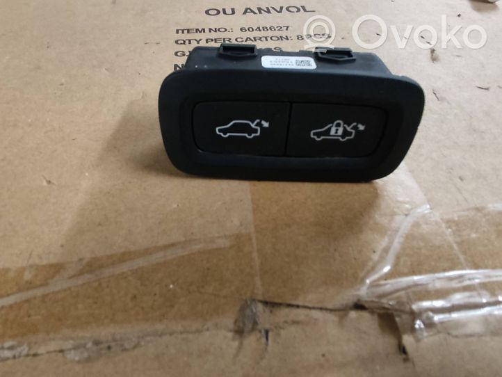 Volvo XC90 Przełącznik / Przycisk otwierania klapy bagażnika 31376890