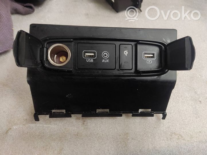 Hyundai Santa Fe USB socket connector 96120S1100