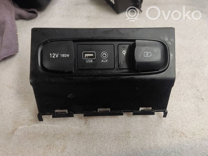 Hyundai Santa Fe USB socket connector 96120S1100