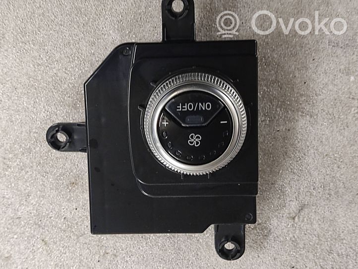 Hyundai Santa Fe Climate control unit 97983S1000