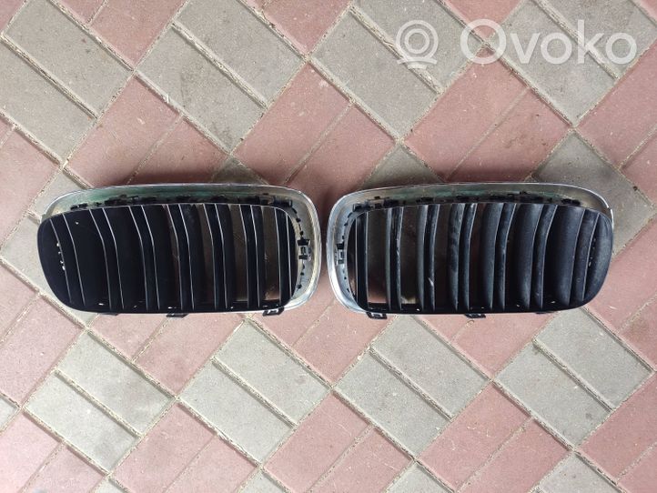 BMW X5 F15 Maskownica / Grill / Atrapa górna chłodnicy 7316075