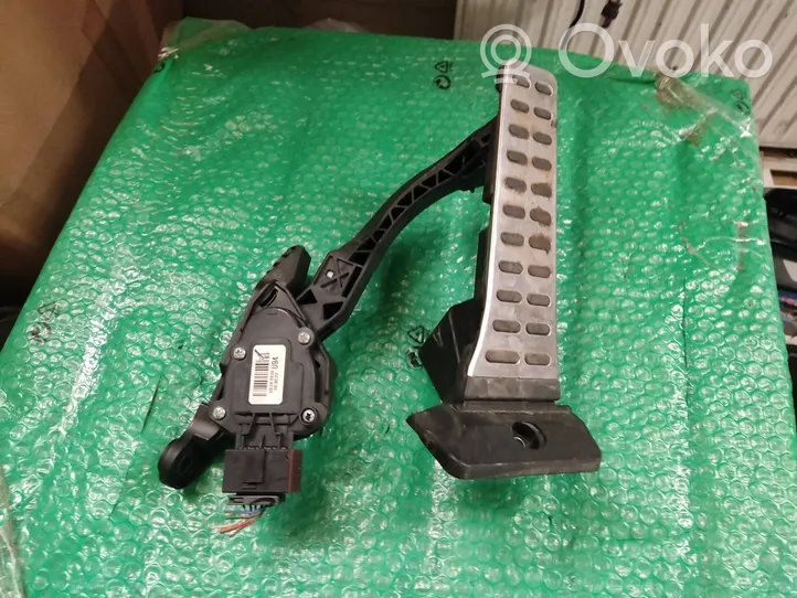 KIA Sorento Accelerator throttle pedal 