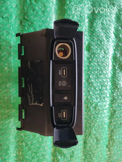 Hyundai Santa Fe USB socket connector 96120S1100