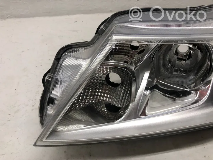 Suzuki Vitara (LY) Lampa przednia 100-18097