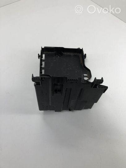 Citroen DS5 Battery tray 9689002180