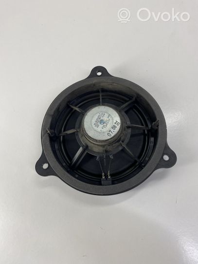 Nissan Qashqai Takaoven kaiutin 281569U00A