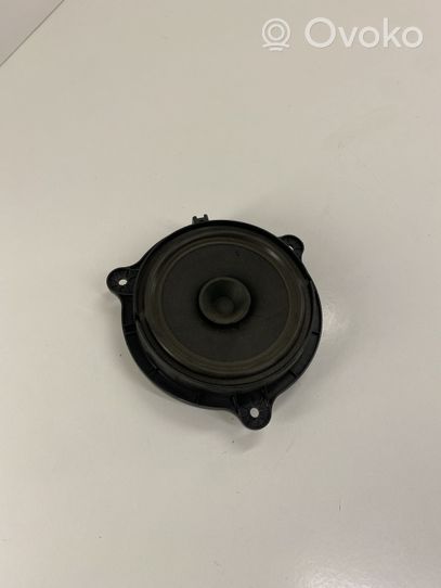 Nissan Qashqai Takaoven kaiutin 281569U00A