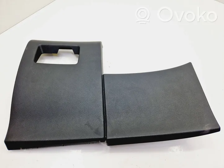 Citroen C4 II Rivestimento pannello inferiore del cruscotto 9688988577