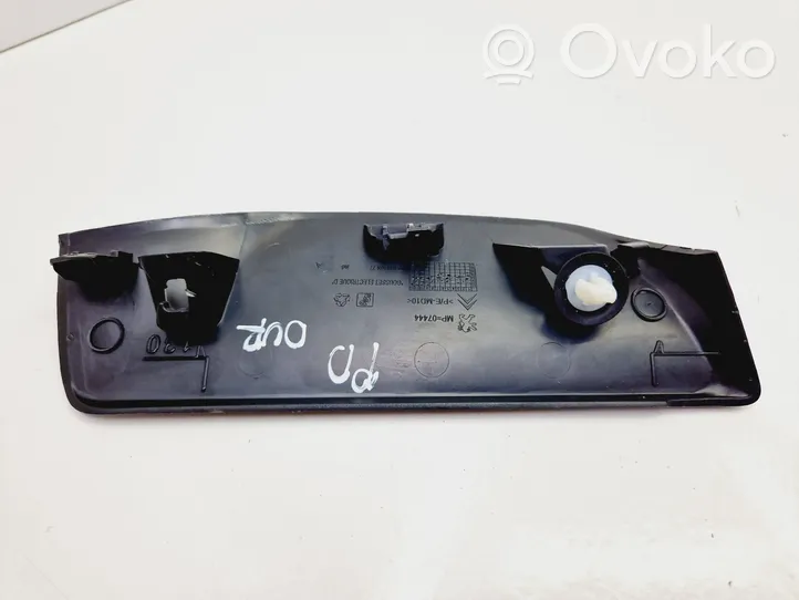 Peugeot 2008 I Altro elemento di rivestimento della portiera anteriore 9801052477