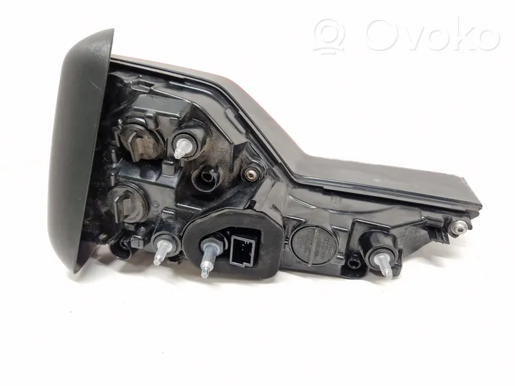 Audi A4 S4 B9 Luci posteriori del portellone del bagagliaio 8W9945075