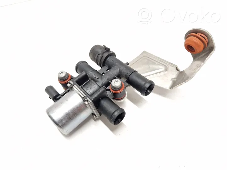 Audi A4 S4 B9 Riscaldatore liquido di raffreddamento 8E0820036