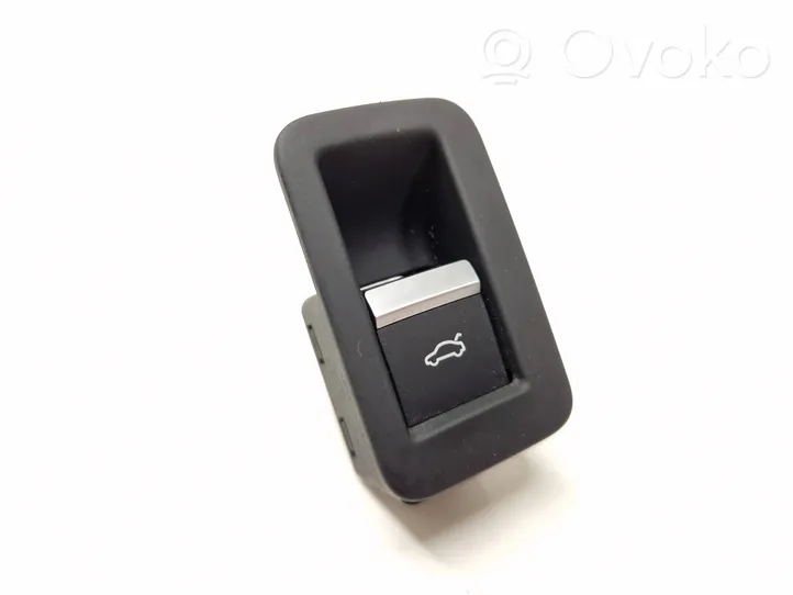 Audi A4 S4 B9 Przełącznik / Przycisk otwierania klapy bagażnika 4M0959831A