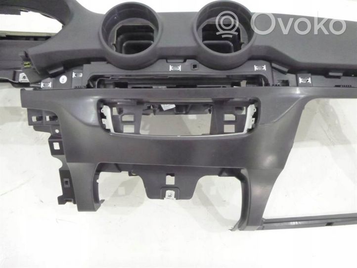 Audi Q2 - Panel de instrumentos 81B857001A