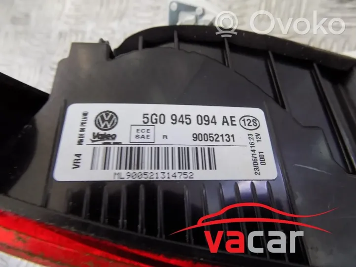 Volkswagen Golf VII Lampy tylnej klapy bagażnika 5G0945094AE