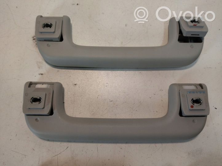 Audi A8 S8 D4 4H Un set di maniglie per il soffitto 4H0857608A