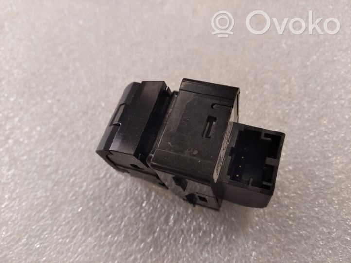 Audi Q7 4M Interrupteur d'ouverture de coffre 4M0959831A